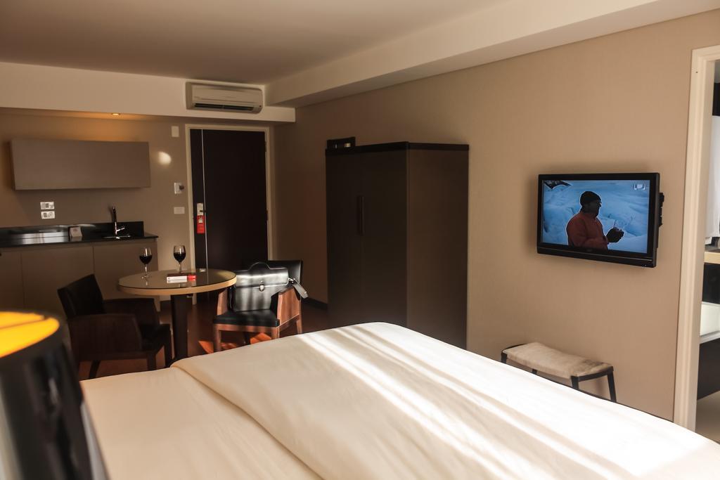 Axsur Design Hotel Montevideo Exterior photo